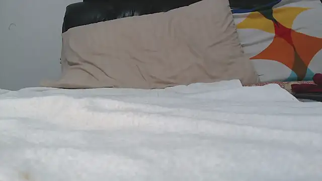 Snapshot of saaramiller chatting on January 4, 2025, 6:19 am saaramiller online show from January 4, 2025, 6:19 am