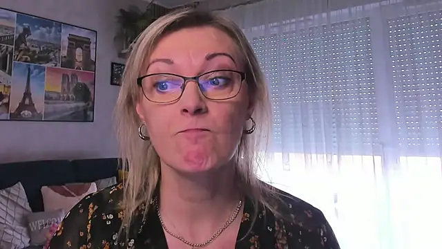 vanessa chat online show from March 5, 2025, 2:23 pm