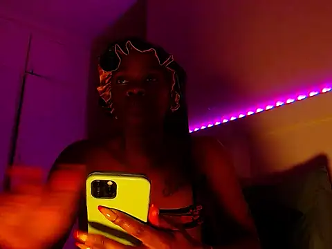 LuciousLips96 online show from July 16, 2026, 10:05 pm