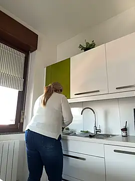 Snapshot of x_elena_x chatting on March 6, 2025, 11:36 am x elena x online show from March 6, 2025, 11:36 am