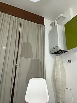 Snapshot of x_elena_x chatting on October 4, 2025, 7:50 am x elena x online show from October 4, 2025, 7:50 am