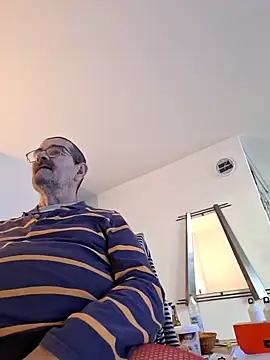 Snapshot of silvio-aus-luzern-CH chatting on January 1, 2025, 2:09 pm silvio-aus-luzern-CH online show from January 1, 2025, 2:09 pm