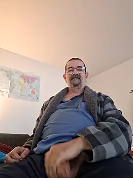 Snapshot of silvio-aus-luzern-CH chatting on February 12, 2025, 7:55 am silvio-aus-luzern-CH online show from February 12, 2025, 7:55 am