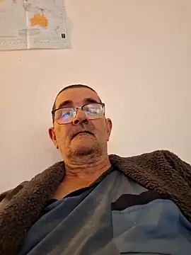 Snapshot of silvio-aus-luzern-CH chatting on February 22, 2025, 3:47 pm silvio-aus-luzern-CH online show from February 22, 2025, 3:47 pm