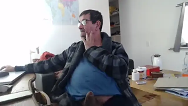 Snapshot of silvio-aus-luzern-CH chatting on March 4, 2026, 3:29 pm silvio-aus-luzern-CH online show from March 4, 2026, 3:29 pm