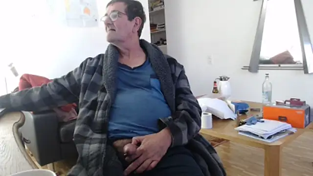 Snapshot of silvio-aus-luzern-CH chatting on March 13, 2026, 7:59 am silvio-aus-luzern-CH online show from March 13, 2026, 7:59 am