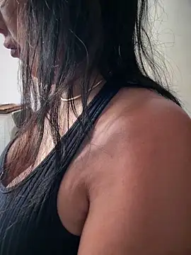 Snapshot of TiffanyRoxx chatting on June 5, 2026, 10:10 am TiffanyRoxx online show from June 5, 2026, 10:10 am