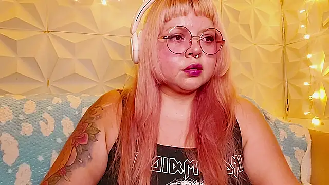 Snapshot of Satyn_doll chatting on May 13, 2026, 11:44 pm Satyn doll online show from May 13, 2026, 11:44 pm