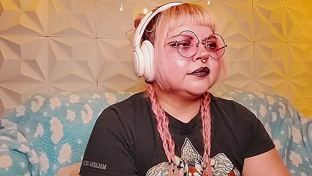 Snapshot of Satyn_doll chatting on May 15, 2026, 10:50 pm Satyn doll online show from May 15, 2026, 10:50 pm