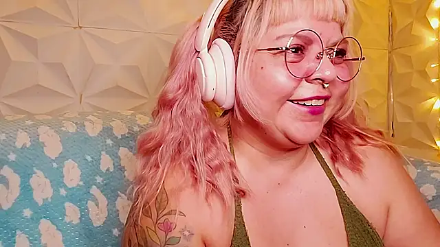Snapshot of Satyn_doll chatting on May 18, 2026, 4:07 am Satyn doll online show from May 18, 2026, 4:07 am