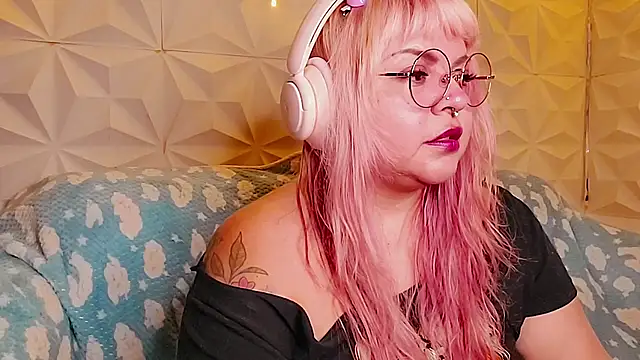 Snapshot of Satyn_doll chatting on June 6, 2026, 11:42 pm Satyn doll online show from June 6, 2026, 11:42 pm