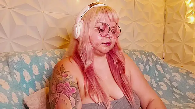 Snapshot of Satyn_doll chatting on June 11, 2026, 12:32 am Satyn doll online show from June 11, 2026, 12:32 am