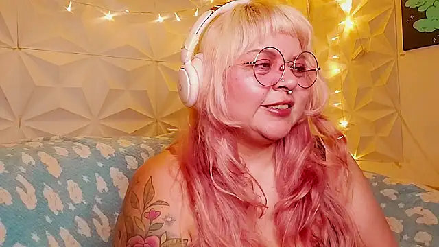 Snapshot of Satyn_doll chatting on June 17, 2026, 12:02 am Satyn doll online show from June 17, 2026, 12:02 am