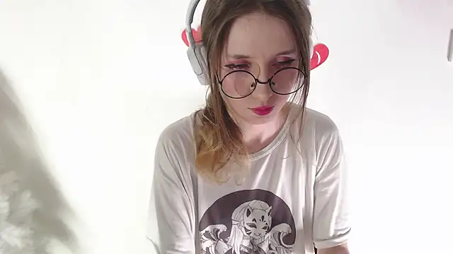  Hanna Moon  online show from March 5, 2026, 10:00 am