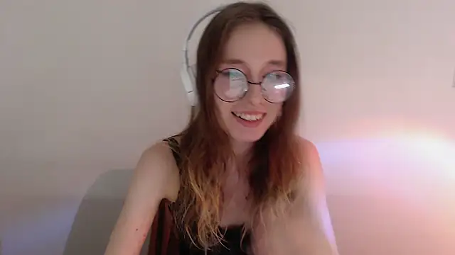 Snapshot of _Hanna_Moon_ chatting on May 13, 2026, 11:18 am Hanna Moon online show from May 13, 2026, 11:18 am