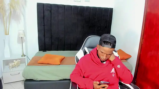 anhtony wayans online show from November 9, 2025, 11:58 pm