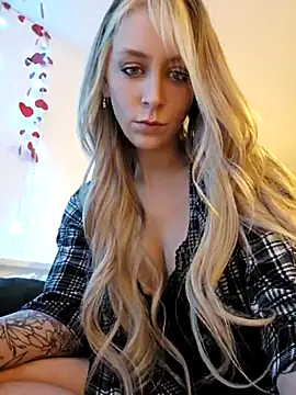 LilyOrion online show from February 25, 2025, 7:14 pm