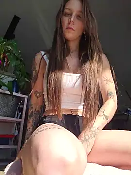 Snapshot of LilyOrion chatting on July 11, 2026, 8:33 pm LilyOrion online show from July 11, 2026, 8:33 pm
