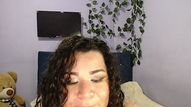 Snapshot of ANGELIQUE_KLANE chatting on January 10, 2025, 1:53 am ANGELIQUE KLANE online show from January 10, 2025, 1:53 am