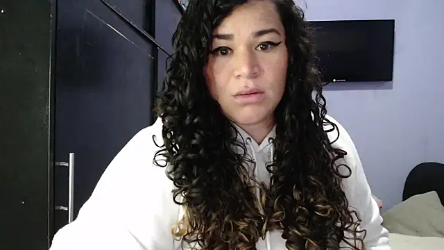 Snapshot of ANGELIQUE_KLANE chatting on January 22, 2025, 4:23 am ANGELIQUE KLANE online show from January 22, 2025, 4:23 am