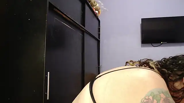 Snapshot of ANGELIQUE_KLANE chatting on February 20, 2025, 4:18 am ANGELIQUE KLANE online show from February 20, 2025, 4:18 am