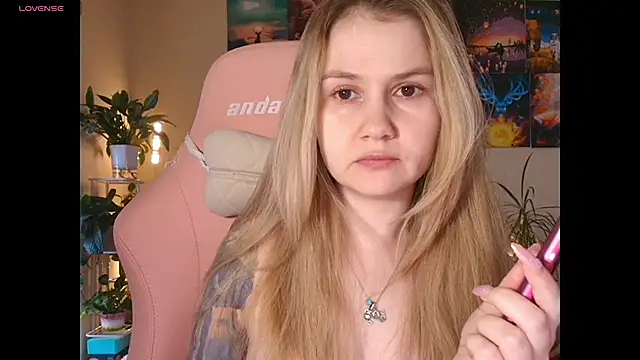 Snapshot of GoodWitch_ chatting on October 2, 2025, 6:42 am GoodWitch online show from October 2, 2025, 6:42 am