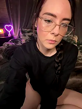 Carmen Monroe online show from December 16, 2025, 7:08 pm