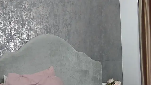 LisaCroft online show from June 14, 2026, 5:42 am