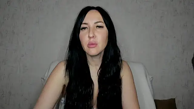 Snapshot of MissGulia chatting on November 8, 2025, 2:01 am MissGulia online show from November 8, 2025, 2:01 am