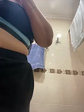 Fancyxlove online show from November 22, 2025, 12:37 pm