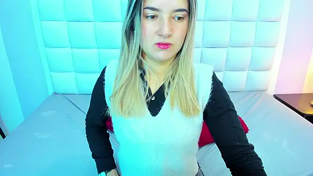 Snapshot of teresasroom_ chatting on February 18, 2025, 1:00 pm teresasroom online show from February 18, 2025, 1:00 pm