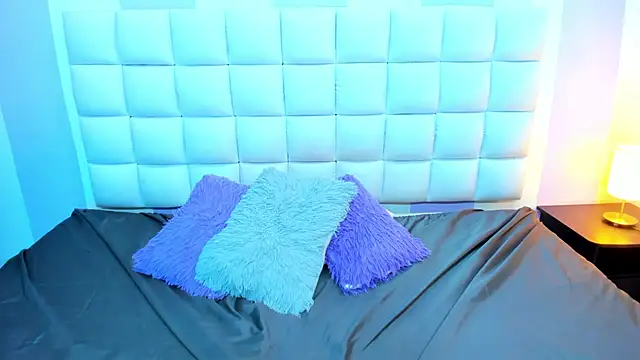 teresasroom  online show from March 15, 2026, 12:33 pm