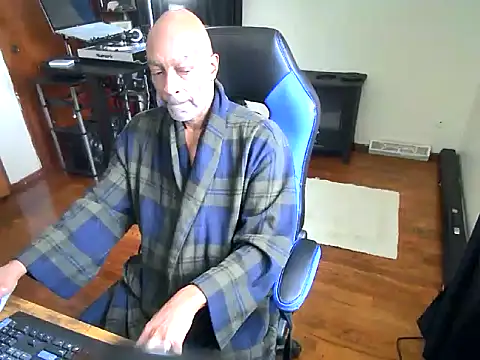 longdick4you8686 online show from January 24, 2025, 6:04 pm