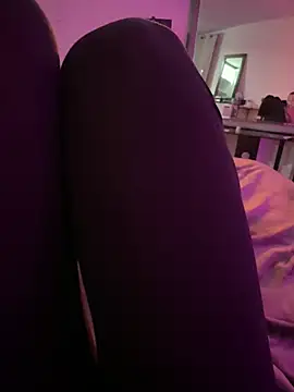 mersedes33351 online show from April 12, 2026, 1:43 am