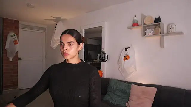 Snapshot of _Vahos_ chatting on October 27, 2025, 6:56 pm Vahos online show from October 27, 2025, 6:56 pm