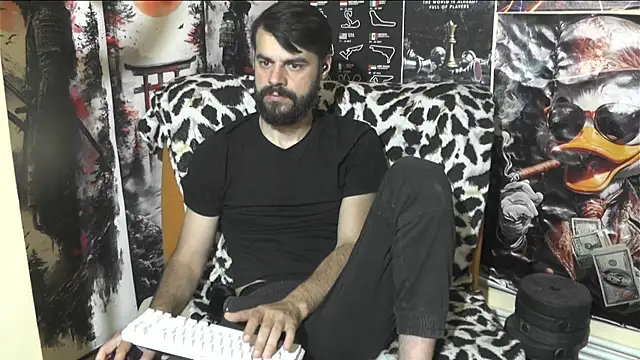 Snapshot of 00george chatting on May 26, 2026, 11:39 am 00george online show from May 26, 2026, 11:39 am