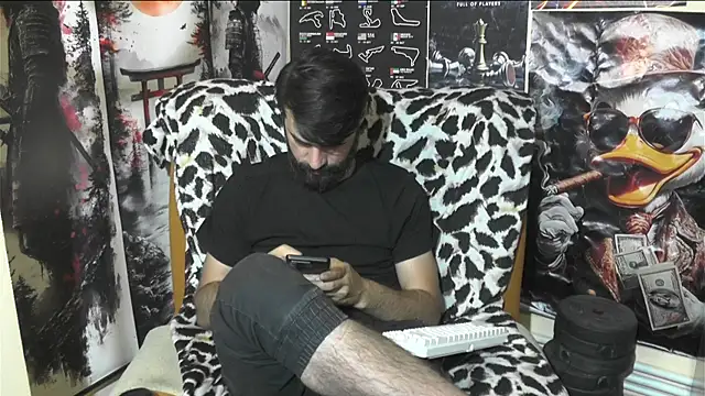 Snapshot of 00george chatting on May 26, 2026, 11:45 pm 00george online show from May 26, 2026, 11:45 pm