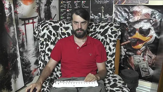 Snapshot of 00george chatting on June 1, 2026, 12:01 am 00george online show from June 1, 2026, 12:01 am