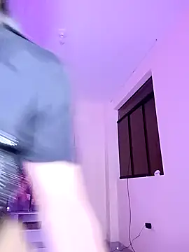 Snapshot of Latin_summer chatting on February 2, 2025, 1:12 am Latin summer online show from February 2, 2025, 1:12 am