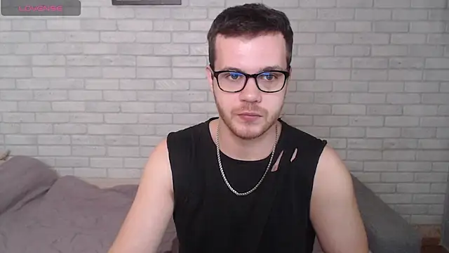 Snapshot of Alexxx_horny chatting on May 7, 2026, 10:53 am Alexxx horny online show from May 7, 2026, 10:53 am
