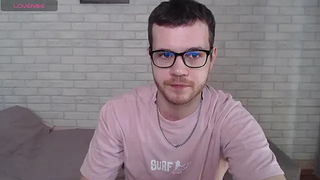 Snapshot of Alexxx_horny chatting on May 8, 2026, 7:57 am Alexxx horny online show from May 8, 2026, 7:57 am