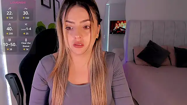 AmyWood online show from June 18, 2026, 7:40 pm