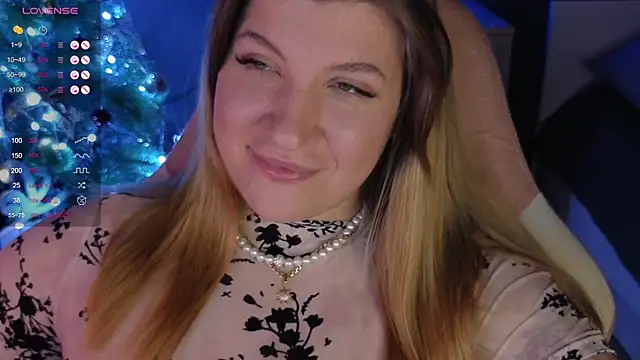 Snapshot of Fairy__Sofia chatting on December 25, 2024, 2:34 pm Fairy Sofia online show from December 25, 2024, 2:34 pm