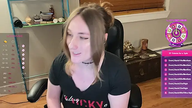 luluvaladon online show from February 3, 2025, 1:41 am