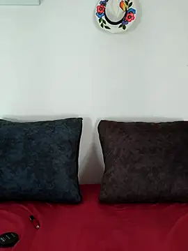 YOURSDEBORA online show from October 1, 2025, 6:58 pm