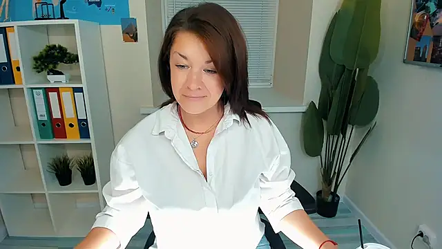 Snapshot of AnaMills chatting on September 17, 2025, 3:03 pm AnaMills online show from September 17, 2025, 3:03 pm