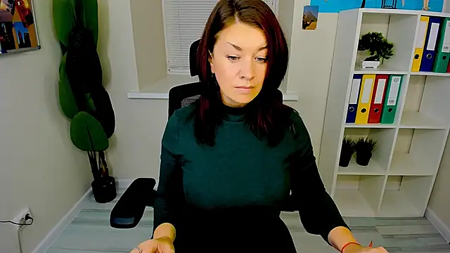 Snapshot of AnaMills chatting on September 24, 2025, 3:04 pm AnaMills online show from September 24, 2025, 3:04 pm