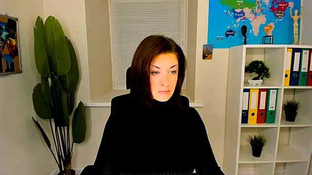 Snapshot of AnaMills chatting on October 6, 2025, 3:20 pm AnaMills online show from October 6, 2025, 3:20 pm