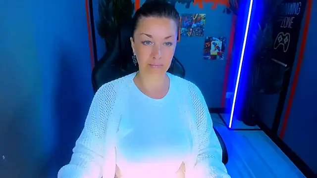AnaMills online show from August 3, 2026, 1:49 pm