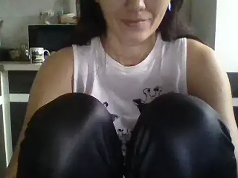 Snapshot of Katesweetkate chatting on December 16, 2024, 1:32 pm Katesweetkate online show from December 16, 2024, 1:32 pm